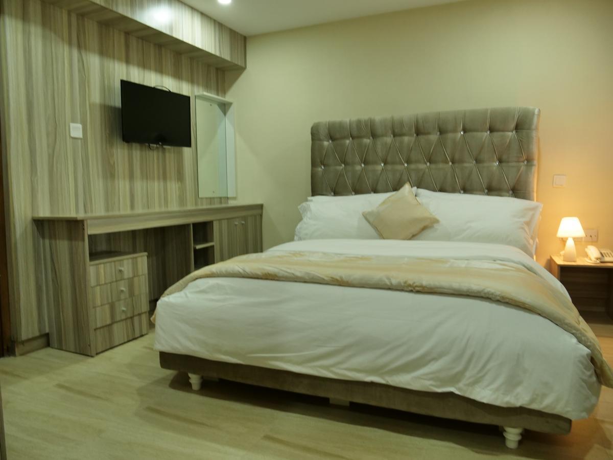 Alexia'S Place Hotel Лаґос Екстер'єр фото