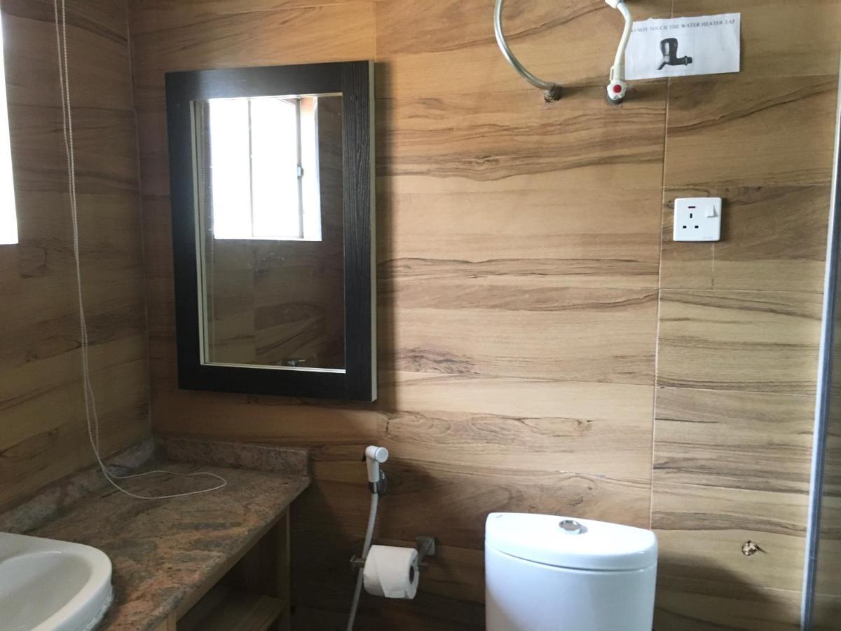 Alexia'S Place Hotel Лаґос Екстер'єр фото