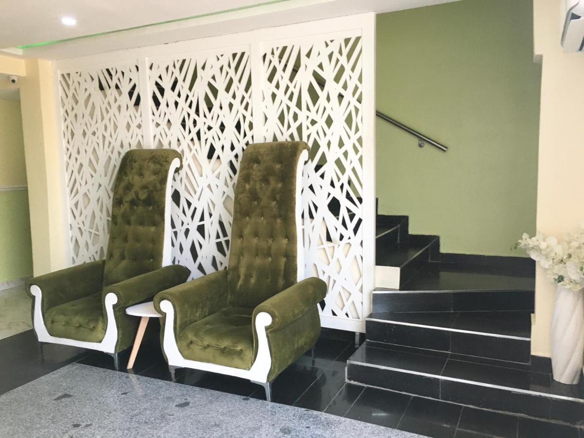 Alexia'S Place Hotel Лаґос Екстер'єр фото
